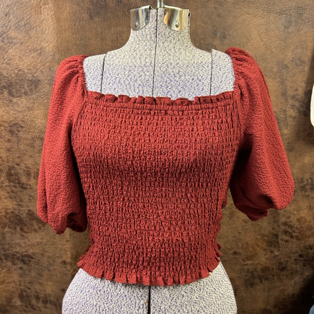 Express burgundy fully smocked cropped top with puff sleeves size‎ Medium